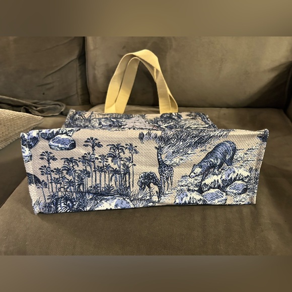 New DIOR Around The World Limited Edition Canvas Tote Bag Cream & Blue RARE - Picture 5 of 8